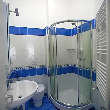 Divina Oda ve Kahvaltı Salerno