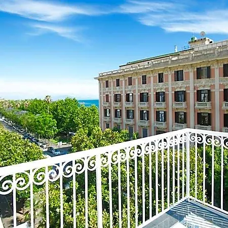 Oda ve Kahvaltı Divina 4*