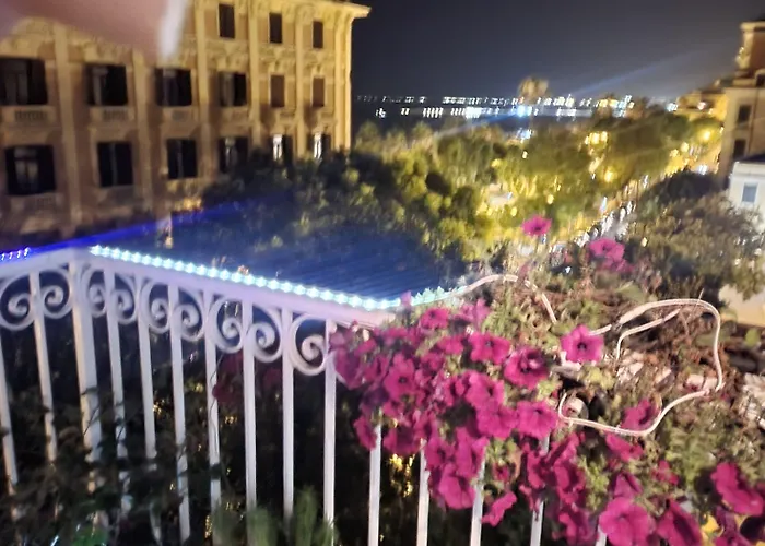 Divina Bed and Breakfast Σαλέρνο